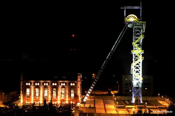 Widok na SCK Park Tradycji nocą