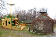 Rozbudowa przestrzeni publicznej wokół stawu „Rzęsa”: wyznaczenie strefy dydaktyczno-zabawowej