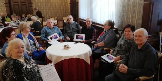 40 siemianowickich seniorów otrzymało tablety, które wspomogą ich w codziennym funkcjonowaniu.