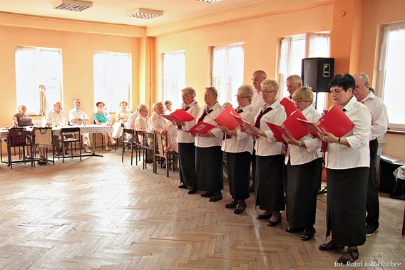 Dzień Matki i Ojca w klubie Wesoła Jesień.