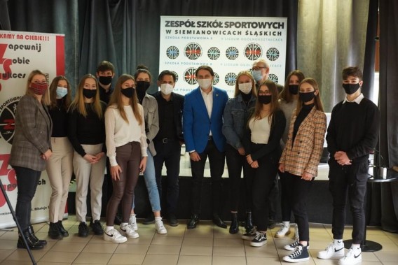 Poseł Parlamentu Europejskiego – Łukasz Kohut z uczestnikami spotkania