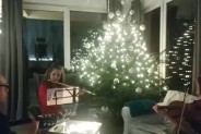 Nagranie kolędy w domu jednej z uczennic.