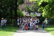 Korowód zespołów uczestniczących w Biesiadzie