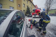 Pokaz siemianowickich strażaków przyciągnął pierwszych sześćdziesięciu wolontariuszy, uczniów…
