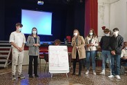 Grupa uczestników projektu podczas prezentacji