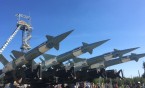 Sprzęt wojskowy pod Parkiem Tradycji