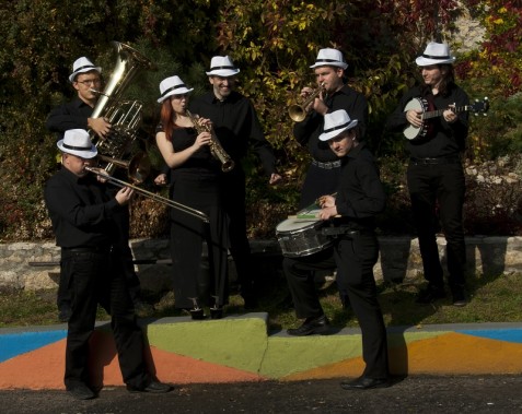 Laura Dixie Band