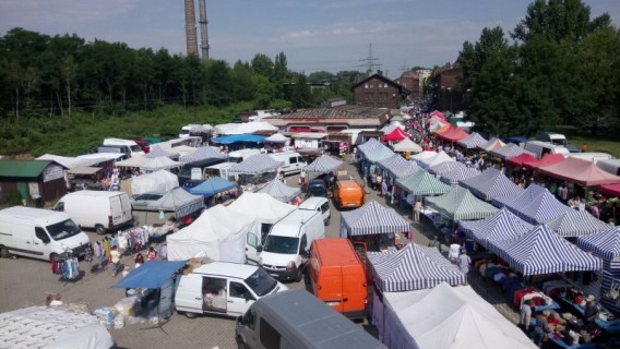 Nieczynne z powodu pandemii koronawirusa jest także targowisko miejskie w Siemianowicach Śląskich.