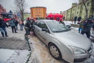 Pokaz siemianowickich strażaków przyciągnął pierwszych sześćdziesięciu wolontariuszy, uczniów…