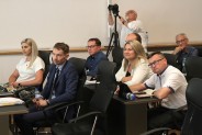 Radni obradujący na sali sesyjnej