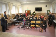 Uczniowie, nauczyciele oraz przedstawiciele policji i siemianowickiego urzędu w MDK Jordan.