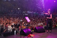 Rynek Miejski - tłum przed sceną w czasie kocertu podczas Dni Siemianowic