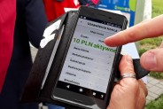 Szkolenie z obsługi systemu rowerów miejskich prowadzone dla Seniorów przez wolontariuszy z…