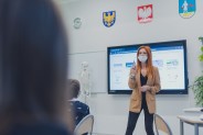 Katarzyna Galus, nauczycielka SP nr 5 prowadzi zajęcia pokazowe.