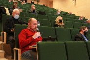 Siemianowiccy radni podczas XXVIII sesji RM. Na pierwszym planie Grzegorz Jurkiewicz.