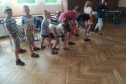Dzieci bawiące sie w Domu Kultury Chemik