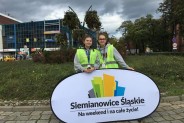 Wolontariuszki podczas zabezpieczenia trasy XII Silesia Marathonu