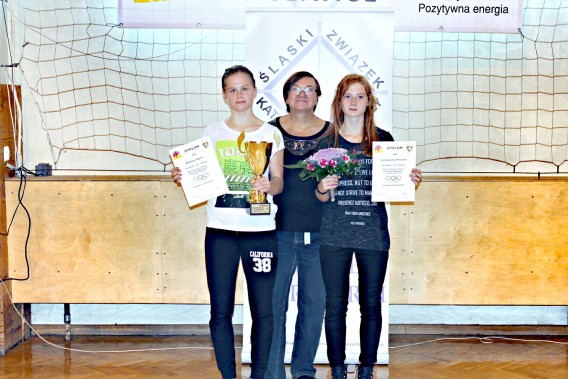 Trener Krystyna Rachel - Świrska ze swoimi podopiecznymi - Barbarą Brych i Aleksandrą Pernach
