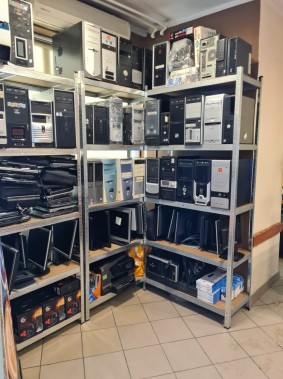 zdjęcie przekazanego sprzętu komputerowego
