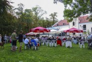 Licznie zgromadzona publiczność podczas koncertu na tarsie SCK Zameczek