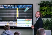 Wykład Łukasza Lamży na temat najnowszych technologii, testów i badań robotów humanoidalnych