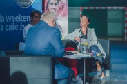 Robert Walczak, Kajetan Duszyński i Katarzyna Duszyńska w trakcie rozmowy w hali KS „Michał”