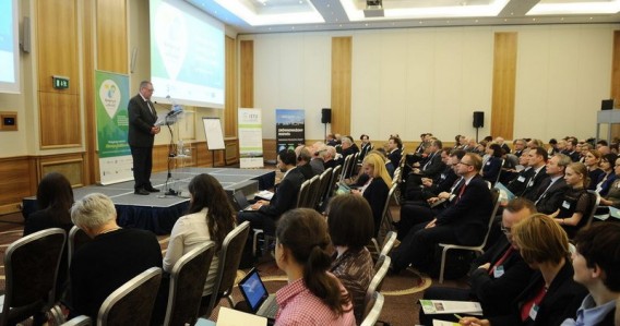 Na konferencji