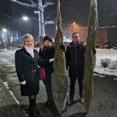 Senator D. Tobiszowska, M. Suchanek-Bijak i Mateusz Kacy