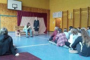Uczniowie Gimnazjum Nr 2 w murach szkoły goszczą TEATR MORALITET z Krakowa