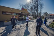 Dzisiaj rozdano pierwszą partię maseczek ochronnych uszytych dla Seniorów w ramach akcji…