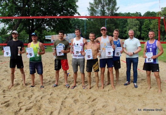 Najlepsze pary – uczestnicy Turnieju Siatkówki Plażowej Mężczyzn o Puchar Prezydenta Miasta…