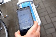 Szkolenie z obsługi systemu rowerów miejskich prowadzone dla Seniorów przez wolontariuszy z…