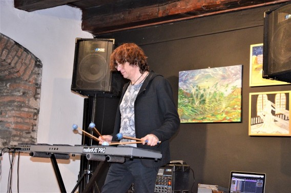 Bernard Maseli - pokaz gry na instrumencie MalleKat