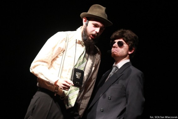 Teatr Domino w sztuce "Komisorz Hanusik"