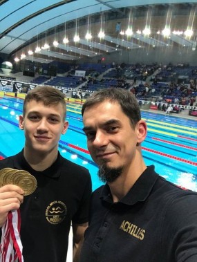 Mateusz Chowaniec ze swoim trenerem Leszkiiem Małyszkiem