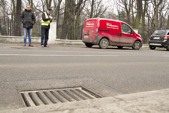 Pozimowy przegląd stanu nawierzchni w Siemianowicach Śląskich.