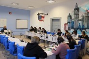 Uczniowie w nowoczesnej pracowni