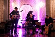 Trio Bluesowe występujące na scenie Willi Fitznera