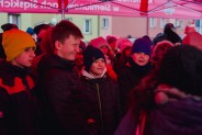 Pokaz siemianowickich strażaków przyciągnął pierwszych sześćdziesięciu wolontariuszy, uczniów…