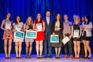 Wspólne zdjęcie wszystkich uczestników finału z Prezydentem Miasta