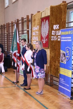 Rozpoczęcie roku w inaugurującym swoją działalność Zespole szkół nr 3