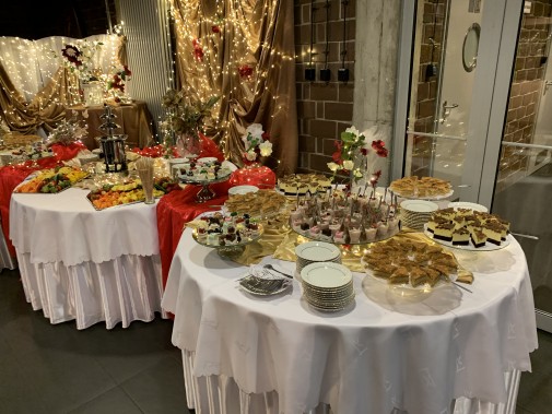 Stoliki z cateringiem