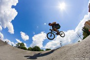 Pokazy efektownej jazdy na pumptracku.