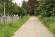 Wjeżdżamy między osiedle Nowy Świat a ogródki działkowe...