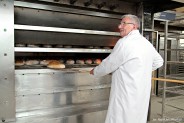 Uroczyste podpisanie umowy dotyczącej współpracy pomiędzy zakładem piekarniczo-cukierniczym…