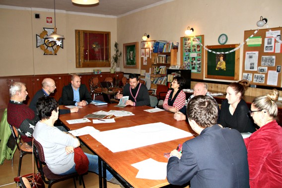 Mieszkańcy projektują ogród społeczny