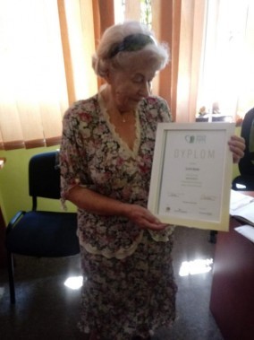 Pani Emilia Bielak z dyplomem