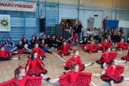 Tańcząca grupa