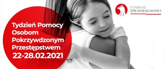 Plakat przedstawiający trzymaną na rękach dziewczynkę