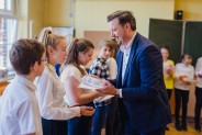 Nagrodzeni przez prezydenta miasta uczniowie siemianowickich szkół.